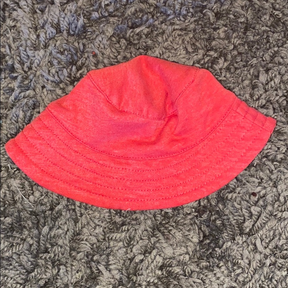 bucket hat